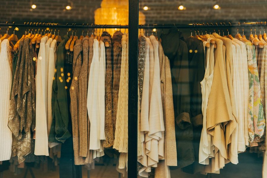 Boutique de moda con mobiliario a la medida